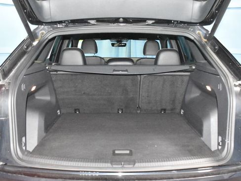 Used 2022 Volkswagen Atlas Cross Sport SEL image 31