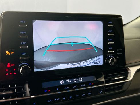 Used 2024 Toyota Sienna XSE FWD image 14