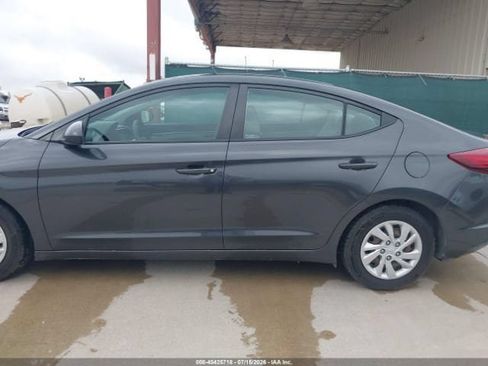 Used 2020 Hyundai Elantra SE FWD image 12