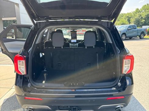 Certified 2023 Ford Explorer XLT w/ Equipment Group 202A AWD/4WD image 18