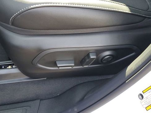 New 2025 Jeep Grand Cherokee L Altitude image 13