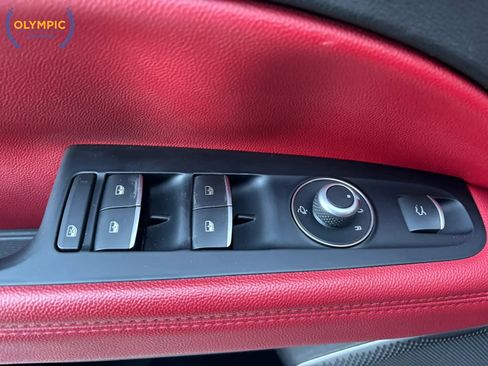 Used 2020 Alfa Romeo Stelvio w/ Nero Edizione image 33