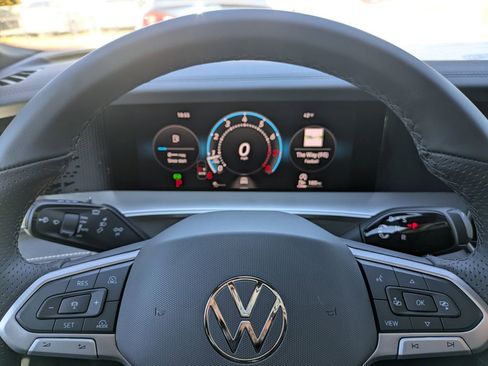 New 2026 Volkswagen Tiguan SE R-Line FWD image 40