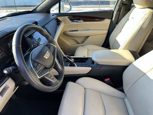 Used 2017 Cadillac XT5 Luxury w/ Driver Awareness Package image 7