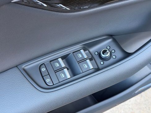 Used 2025 Audi Q7 2.0T Premium w/ Convenience Plus Package image 24