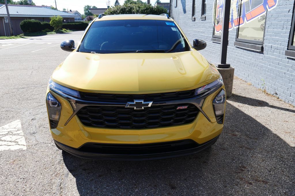 Used 2024 Chevrolet Trax RS w/ Sunroof Package FWD image 26