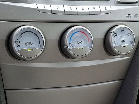 Used 2010 Toyota Camry FWD image 21