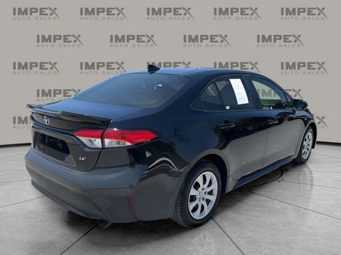 Used 2024 Toyota Corolla LE FWD image 5