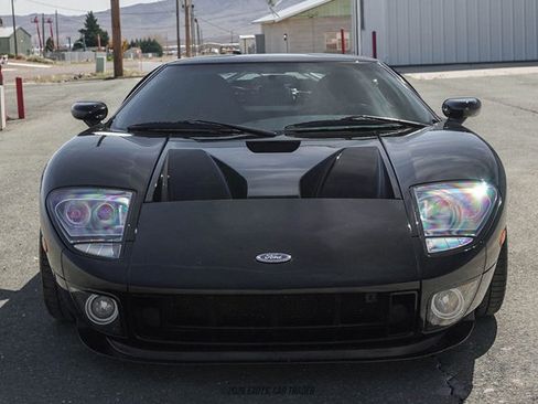 Used 2005 Ford GT RWD image 13