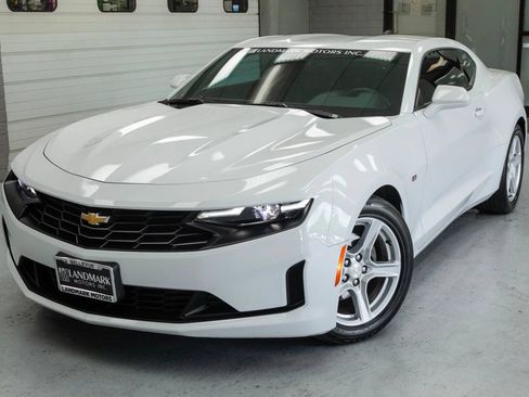 Used 2023 Chevrolet Camaro LT RWD image 13