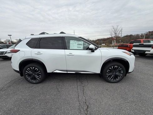 New 2026 Nissan Rogue Platinum image 4