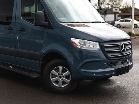 Used 2019 Mercedes-Benz Sprinter 2500 image 3