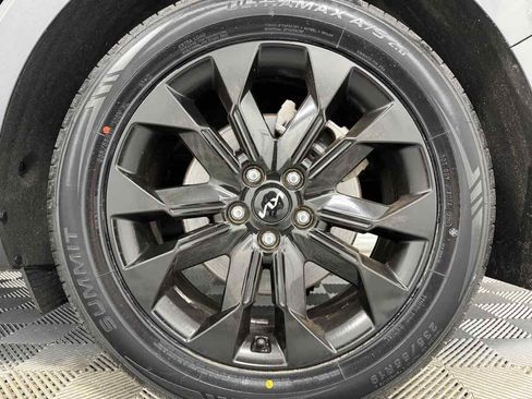 Used 2023 Kia Carnival SX Prestige image 42