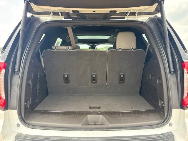 Used 2023 GMC Yukon SLT w/ SLT Premium Package AWD/4WD image 31