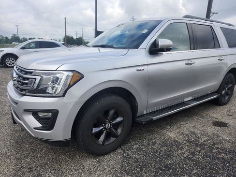 Used 2018 Ford Expedition Max XLT w/ Equipment Group 202A AWD/4WD image 3