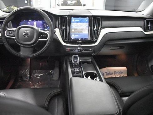 Used 2022 Volvo XC60 B5 Inscription w/ Climate Package image 13