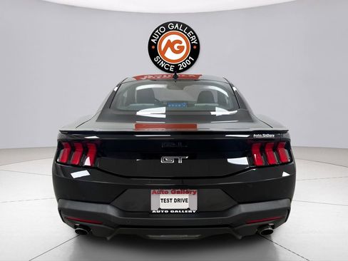 Used 2025 Ford Mustang GT RWD image 6