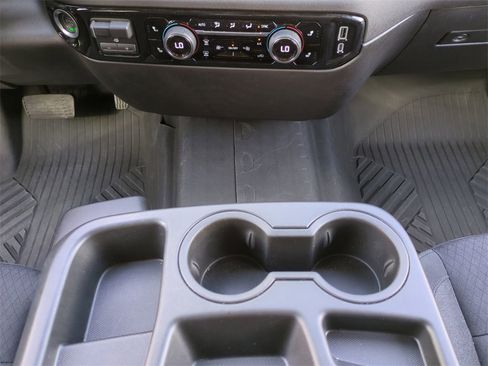 Used 2025 Chevrolet Silverado 2500 LT image 19