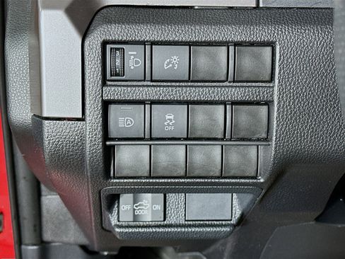 Used 2025 Toyota Tacoma TRD Off-Road image 17