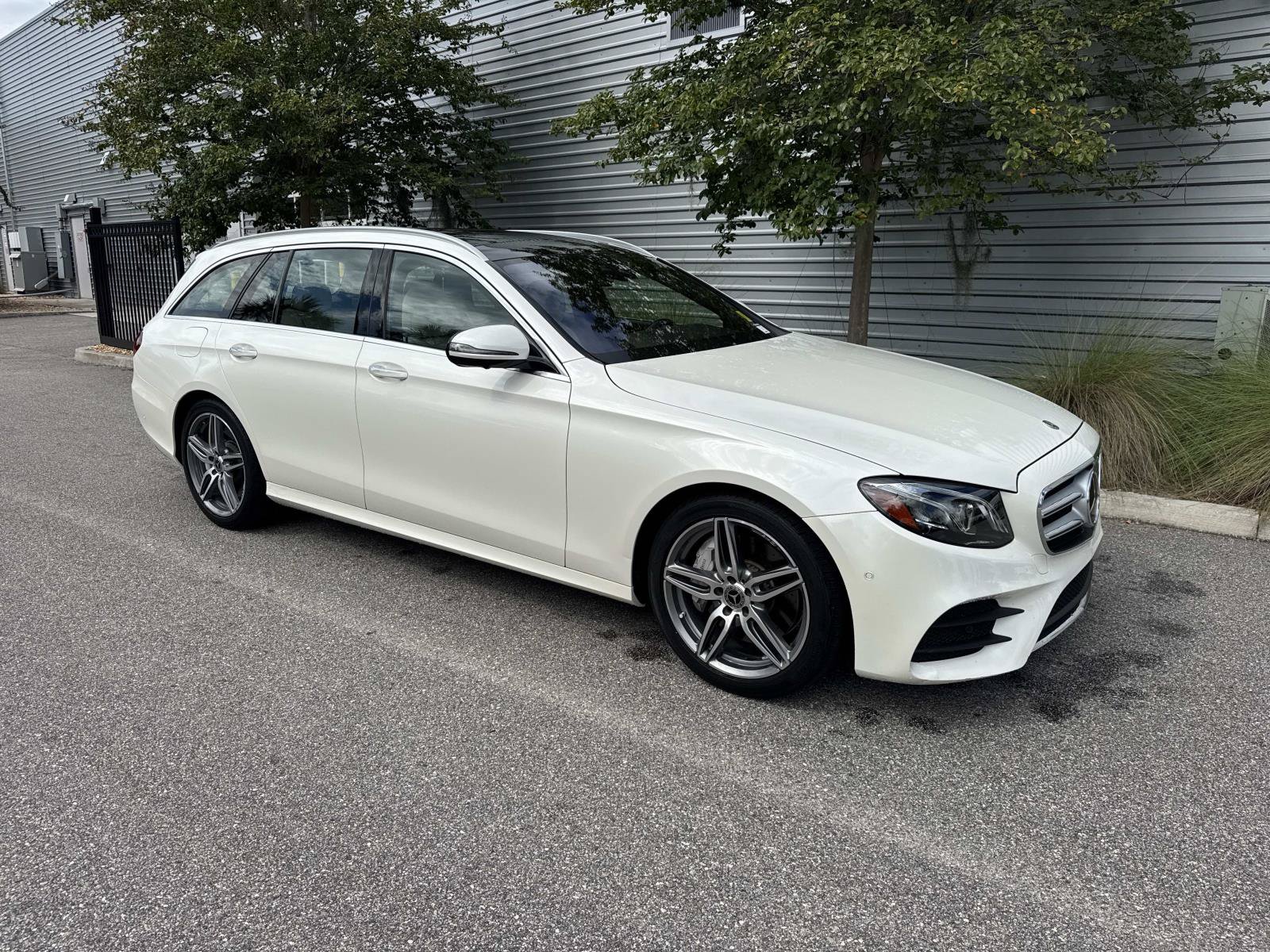 Used 2019 Mercedes-Benz E 450 4MATIC Wagon image 4