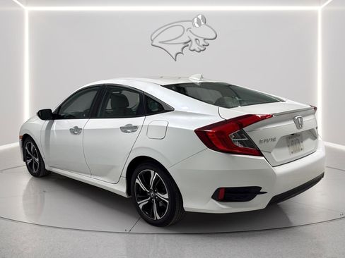 Used 2016 Honda Civic Touring image 4