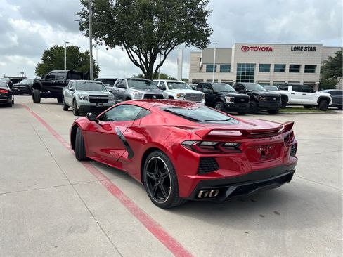 Used 2022 Chevrolet Corvette Stingray Coupe w/ Z51 Performance Package RWD image 4