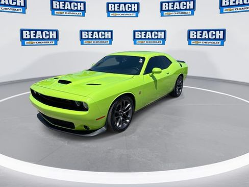 Used 2023 Dodge Challenger R/T Scat Pack RWD image 4