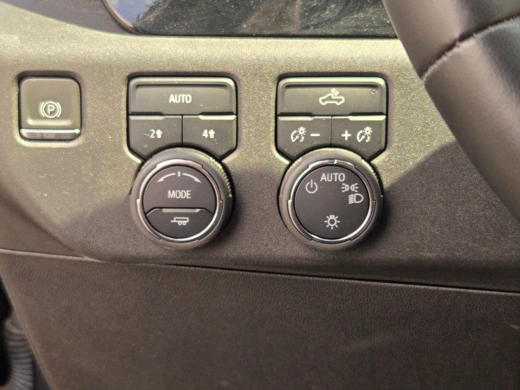 Certified 2024 Chevrolet Silverado 1500 LT AWD/4WD image 28