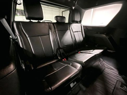 Used 2021 Ford Expedition XLT image 37