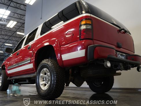 Used 2004 Chevrolet Suburban 2500 AWD/4WD image 26