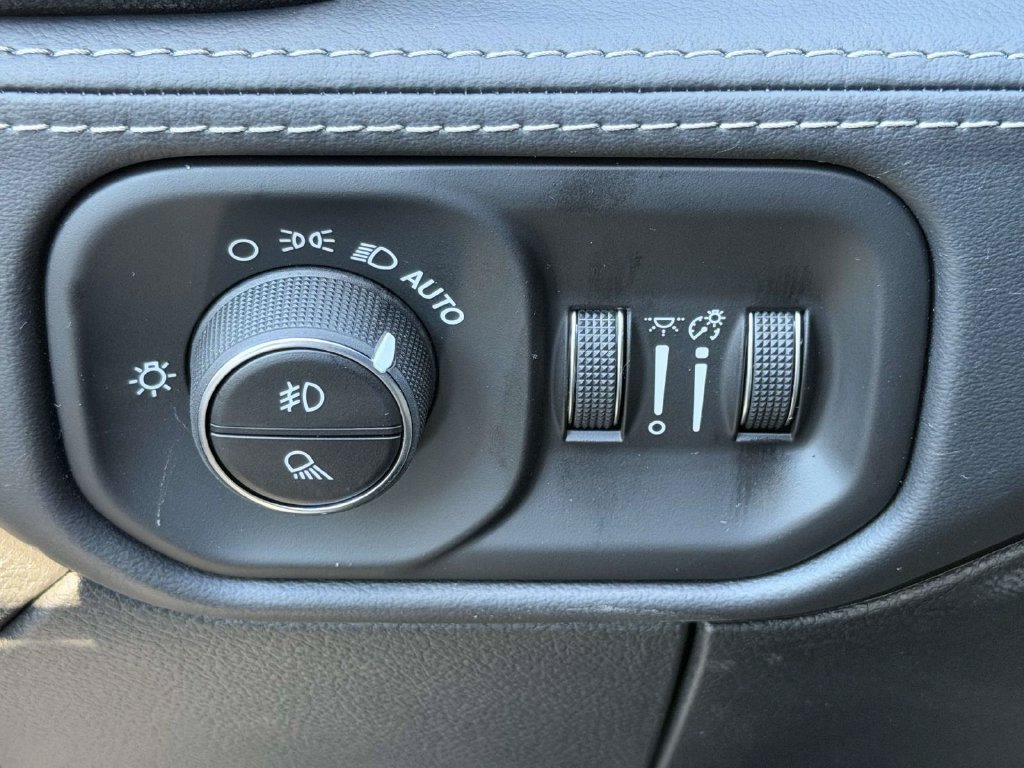New 2027 RAM 3500 Limited AWD/4WD image 25