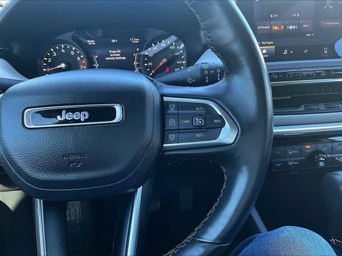 Used 2022 Jeep Compass Limited w/ Sun and Sound Group image 24