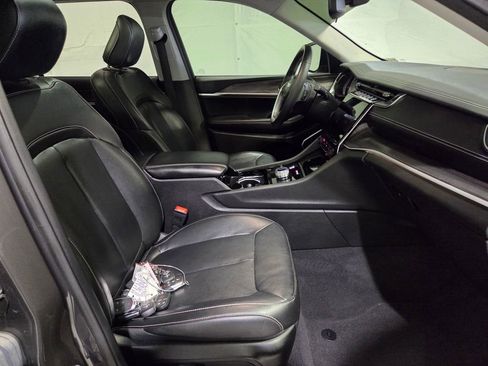 Used 2022 Jeep Grand Cherokee L Limited image 18