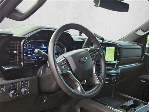 Used 2024 Chevrolet Silverado 2500 ZR2 image 10