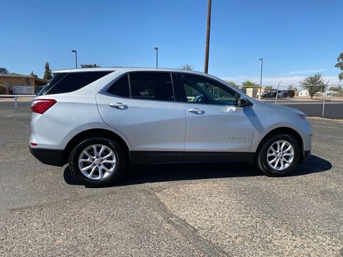 Used 2018 Chevrolet Equinox LT FWD image 5