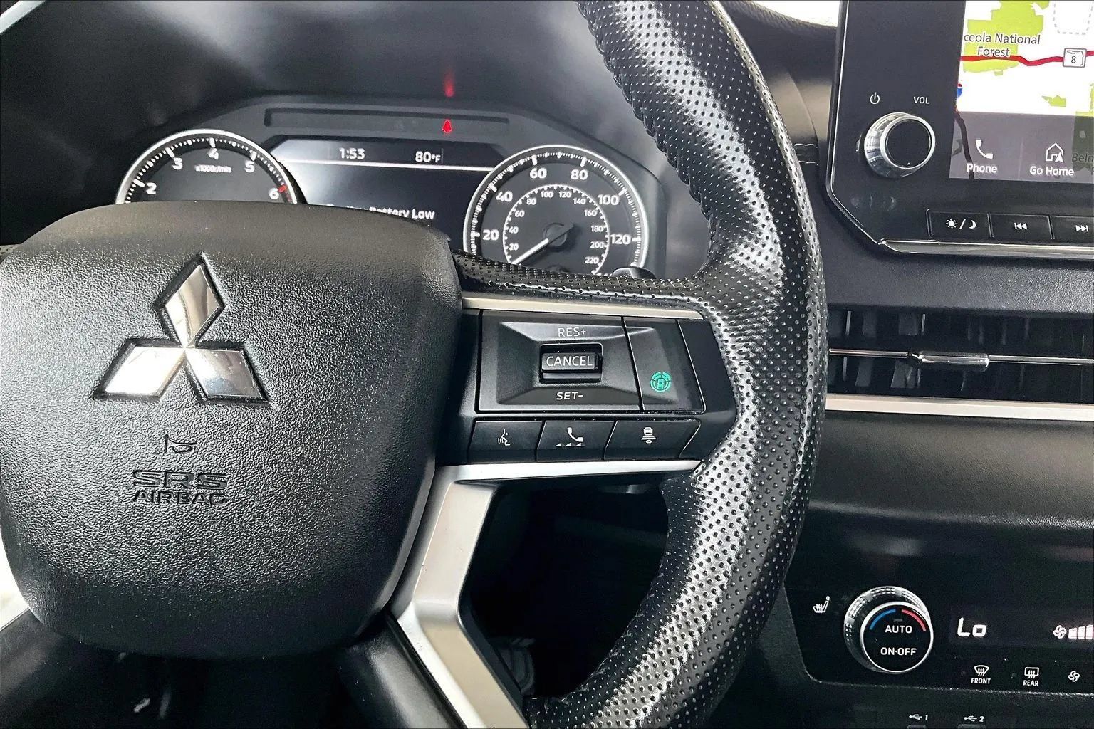Used 2024 Mitsubishi Outlander SE FWD image 11