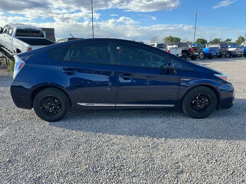 Used 2015 Toyota Prius Three image 12