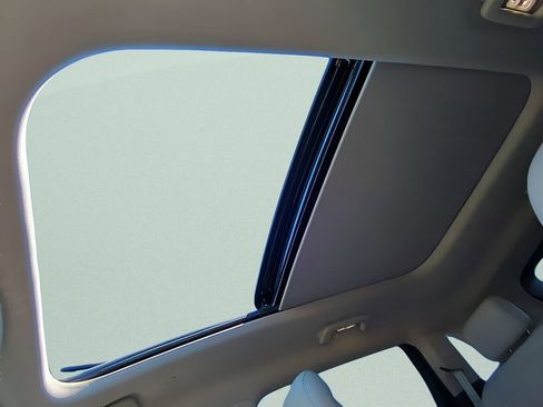 Used 2017 Lincoln MKX Reserve w/ Driver Assistance Package image 20