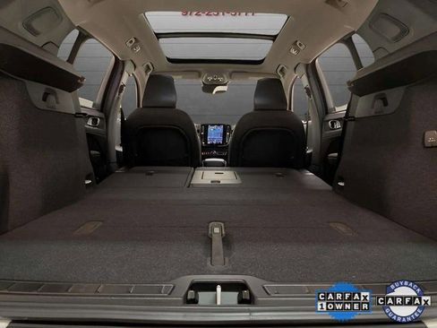 Used 2025 Volvo XC40 B5 Plus image 89