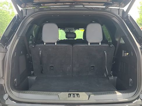 Used 2025 Ford Explorer ST-Line w/ ST-Line Street Pack AWD/4WD image 35