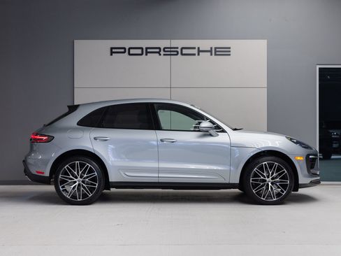 Certified 2026 Porsche Macan image 8