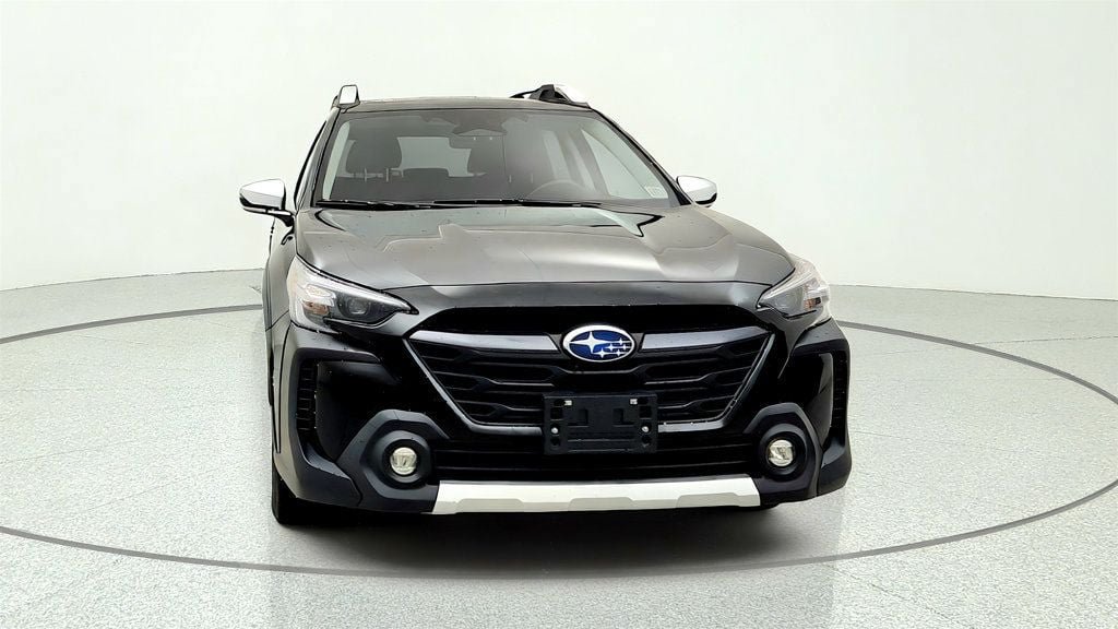 Used 2023 Subaru Outback Touring AWD/4WD image 2
