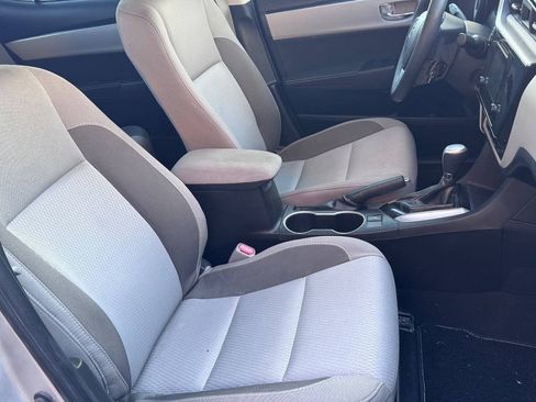 Used 2019 Toyota Corolla LE w/ Carpet Mat Package (TMS) FWD image 5