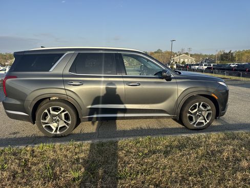 Used 2023 Hyundai Palisade SEL w/ Premium Package image 11