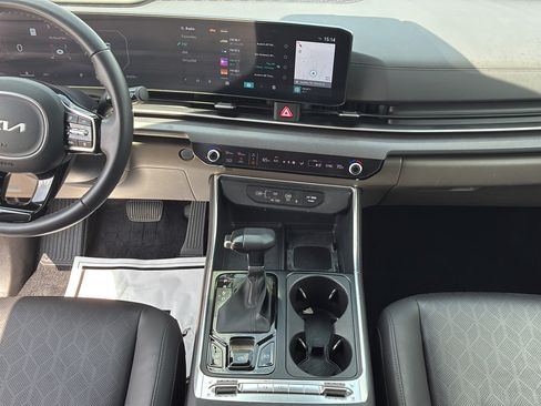 Used 2025 Kia Carnival SX FWD image 23