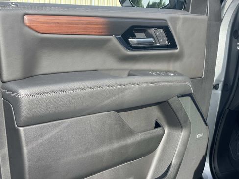 New 2026 GMC Yukon XL Denali image 19