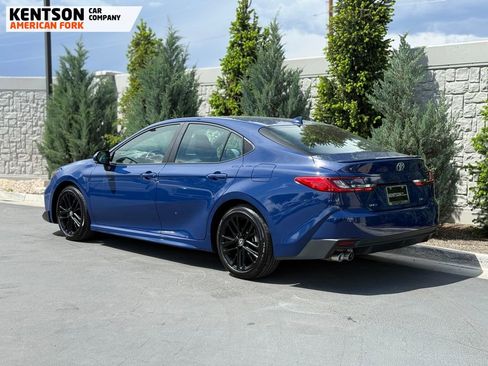 Used 2026 Toyota Camry SE FWD image 5