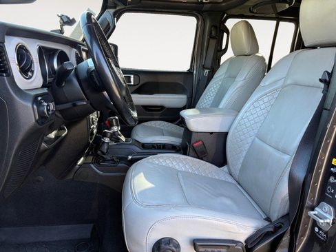 Used 2021 Jeep Gladiator Overland image 6