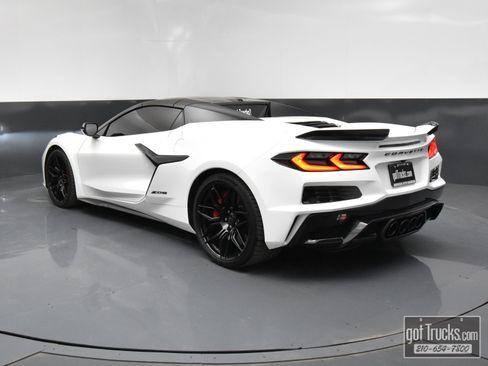 Used 2023 Chevrolet Corvette Z06 image 4