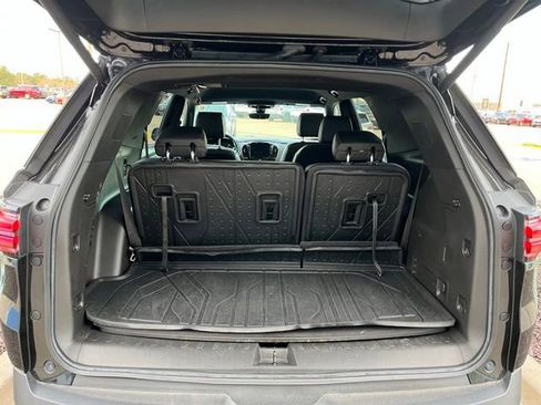Used 2022 Chevrolet Traverse RS w/ LPO, Floor Liner Package image 18